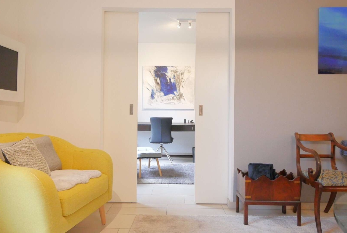Wohnzimmer-Arbeitszimmer