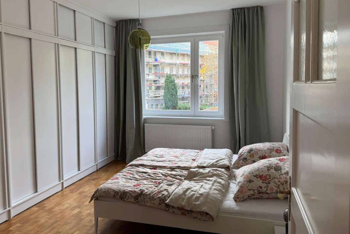 Großes Schlafzimmer