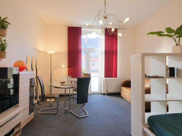 Wohn/Schlafzimmer