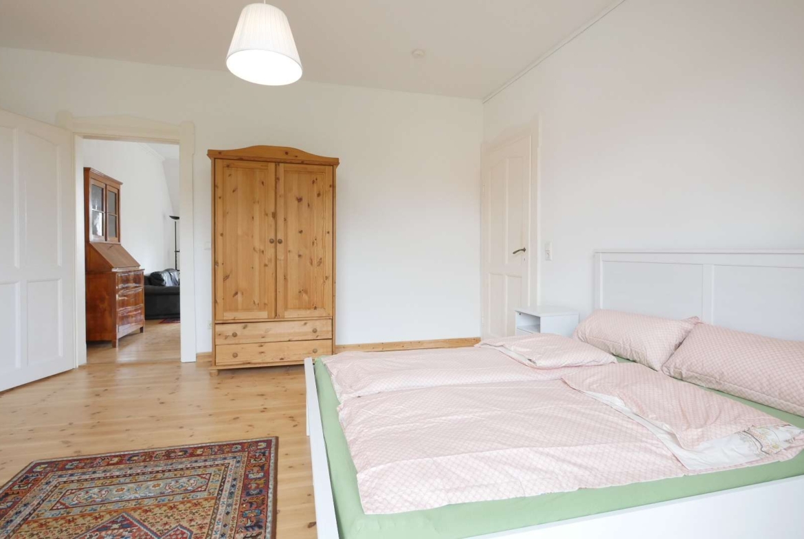Großes Schlafzimmer