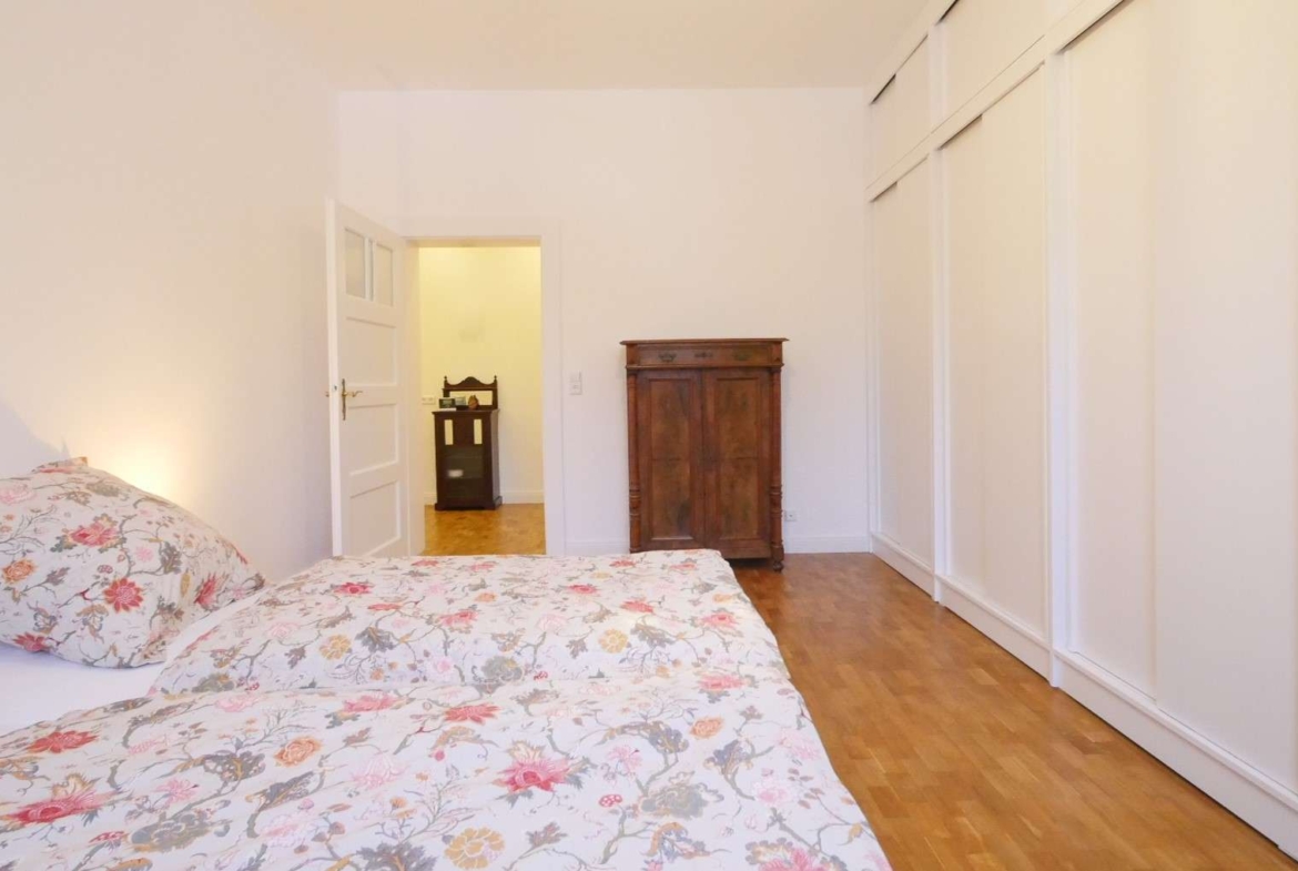 Großes Schlafzimmer