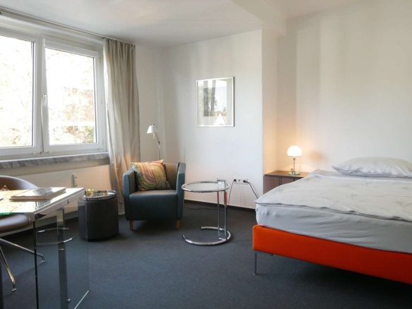 Wohn-/Schlafzimmer(Bsp.foto)