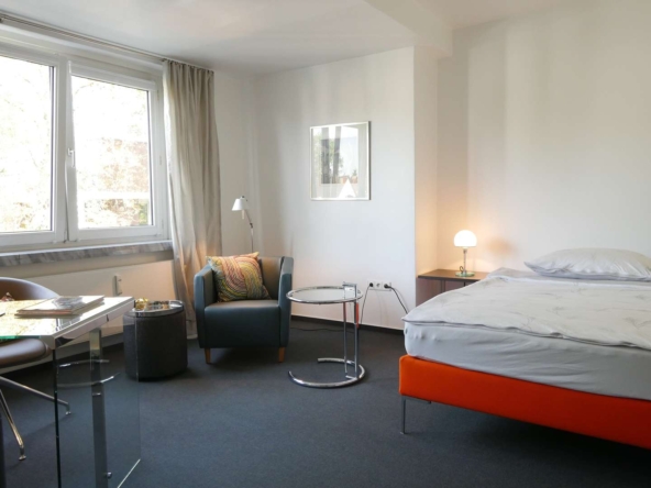 Wohn-/Schlafzimmer(Bsp.foto)