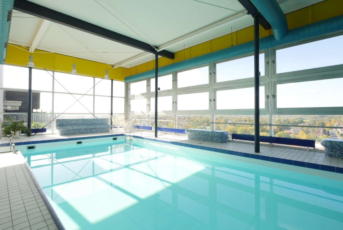 Gemeinschaftsschwimmbad