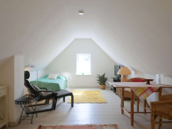 Wohn-/Schlafzimmer
