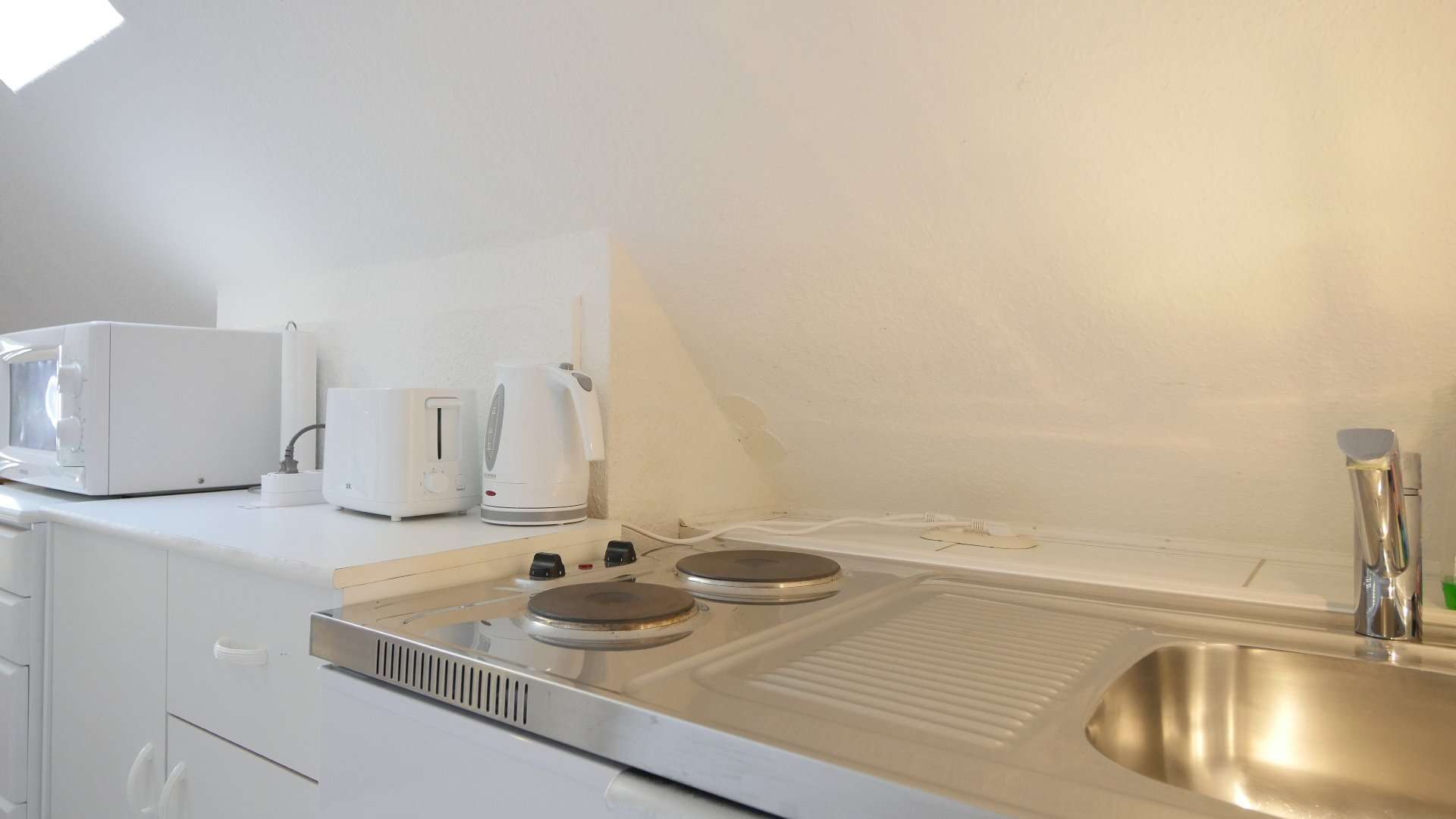 Bothfeld – Hübsches Apartment im Dachgeschoss mit Internet! - Foto 4