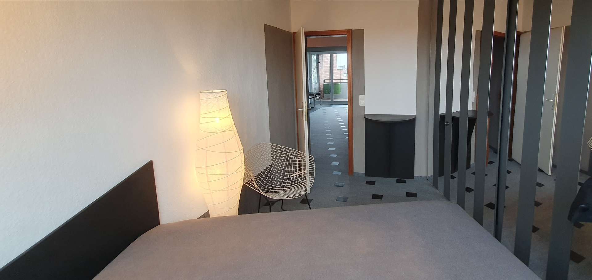 Charmante 2-Zimmer-Wohnung mit großzügiger Terrasse und stilvollem Design - Foto 3