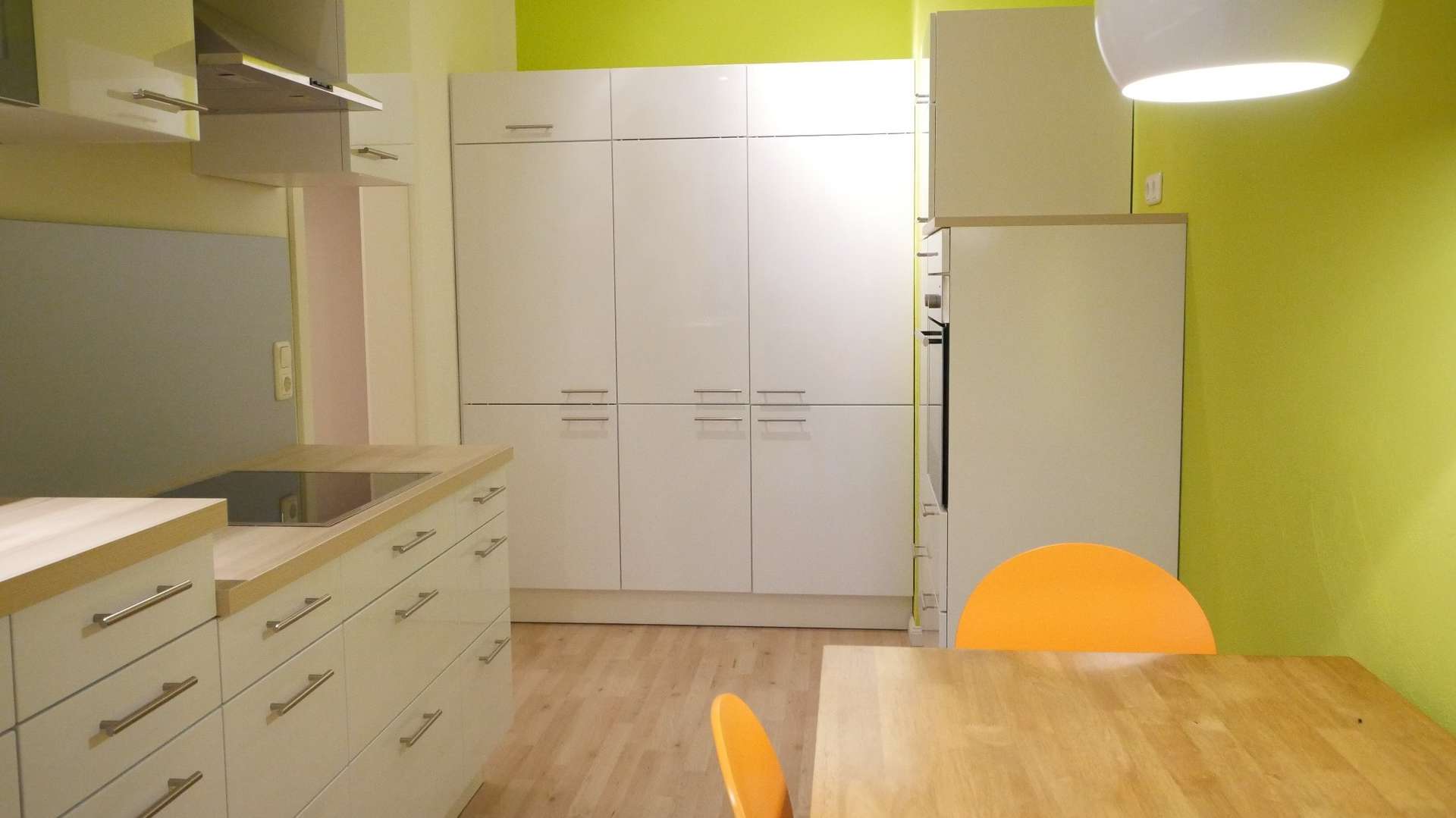Modern möblierte Wohnung in Maschseenähe mit Balkon und Internet - Foto 1