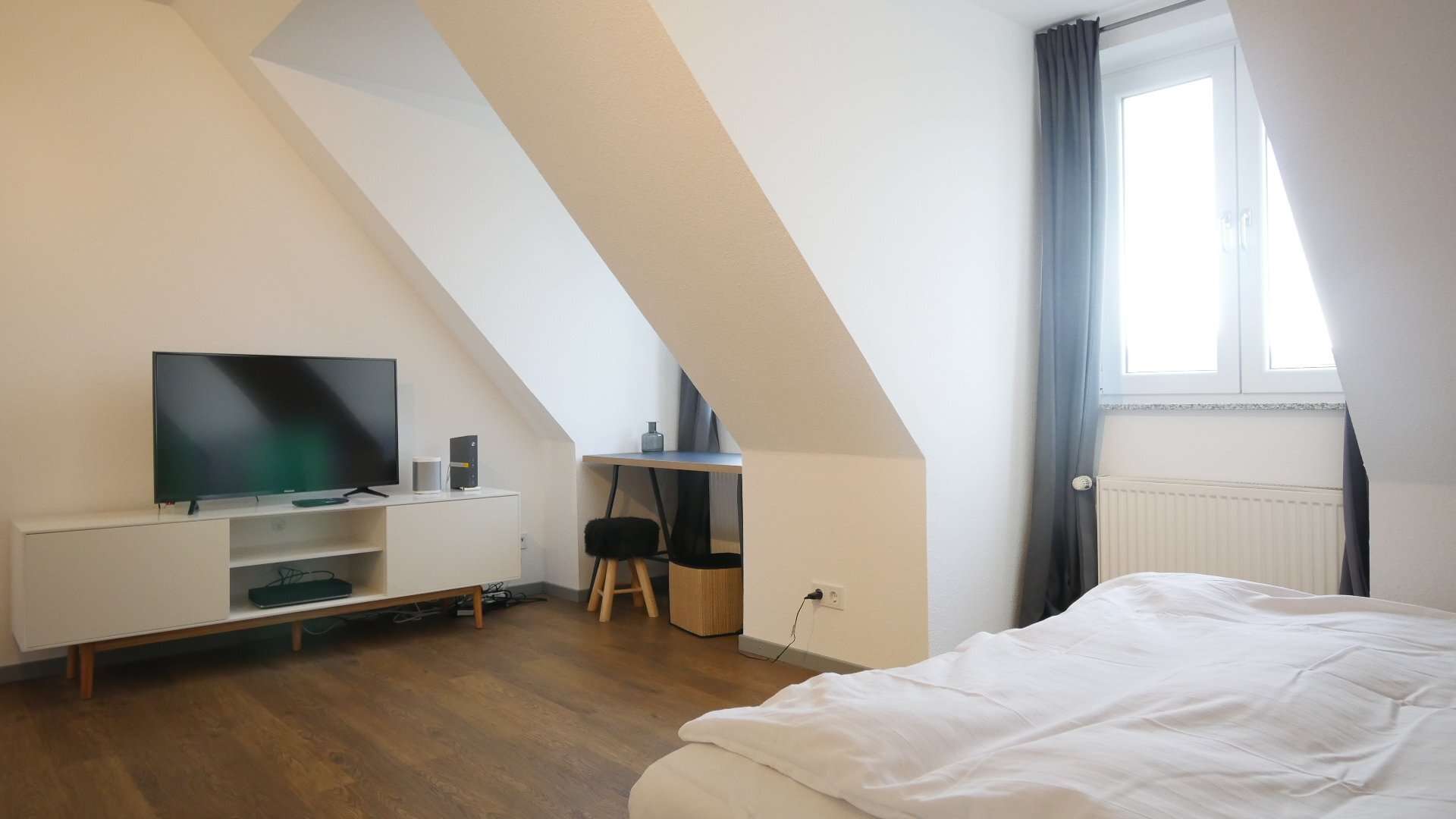 Wohn-/Schlafzimmer Wohn-/Schlafzimmer