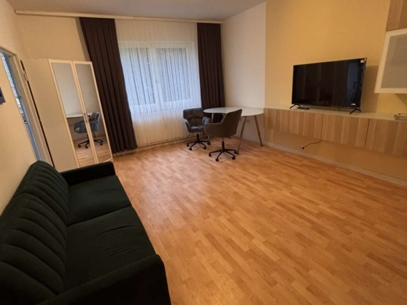 Wohn-/Schlafzimmer