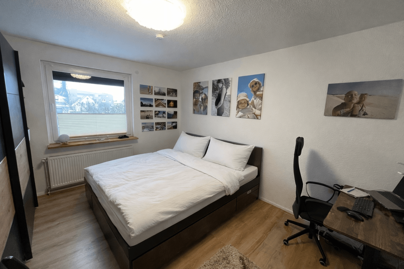 Großes Schlafzimmer