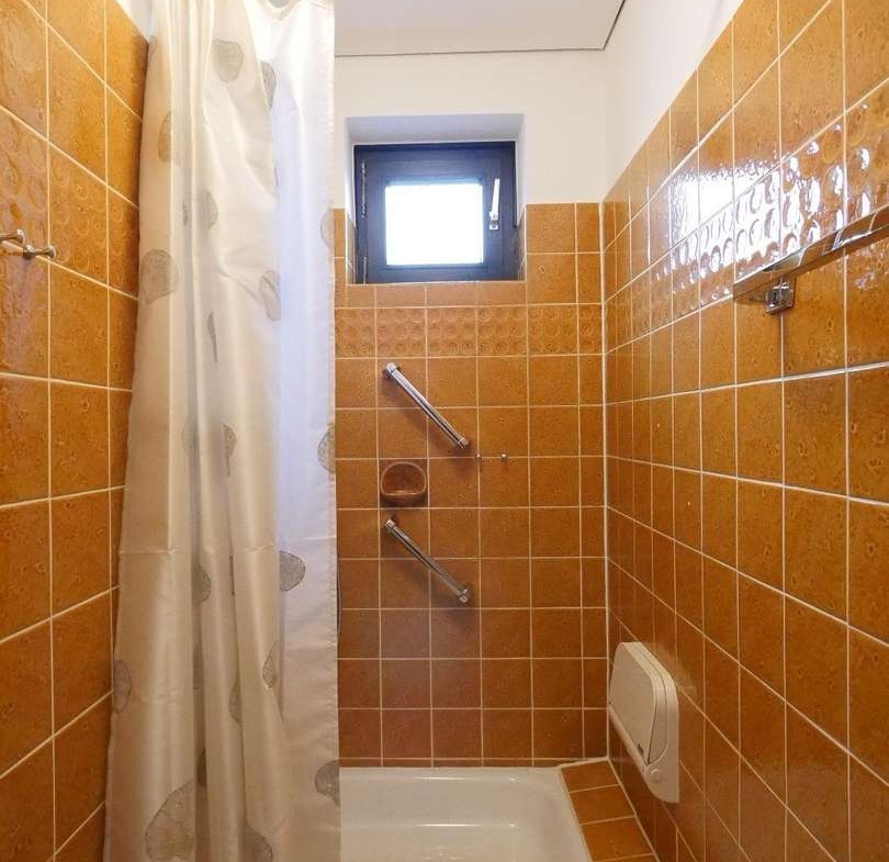 Separate Dusche
