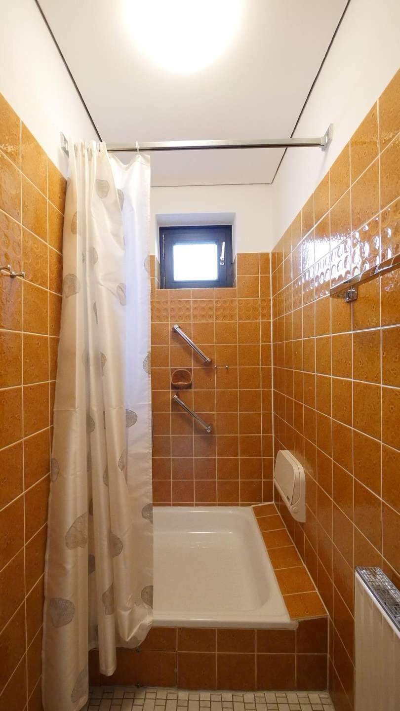 Separate Dusche