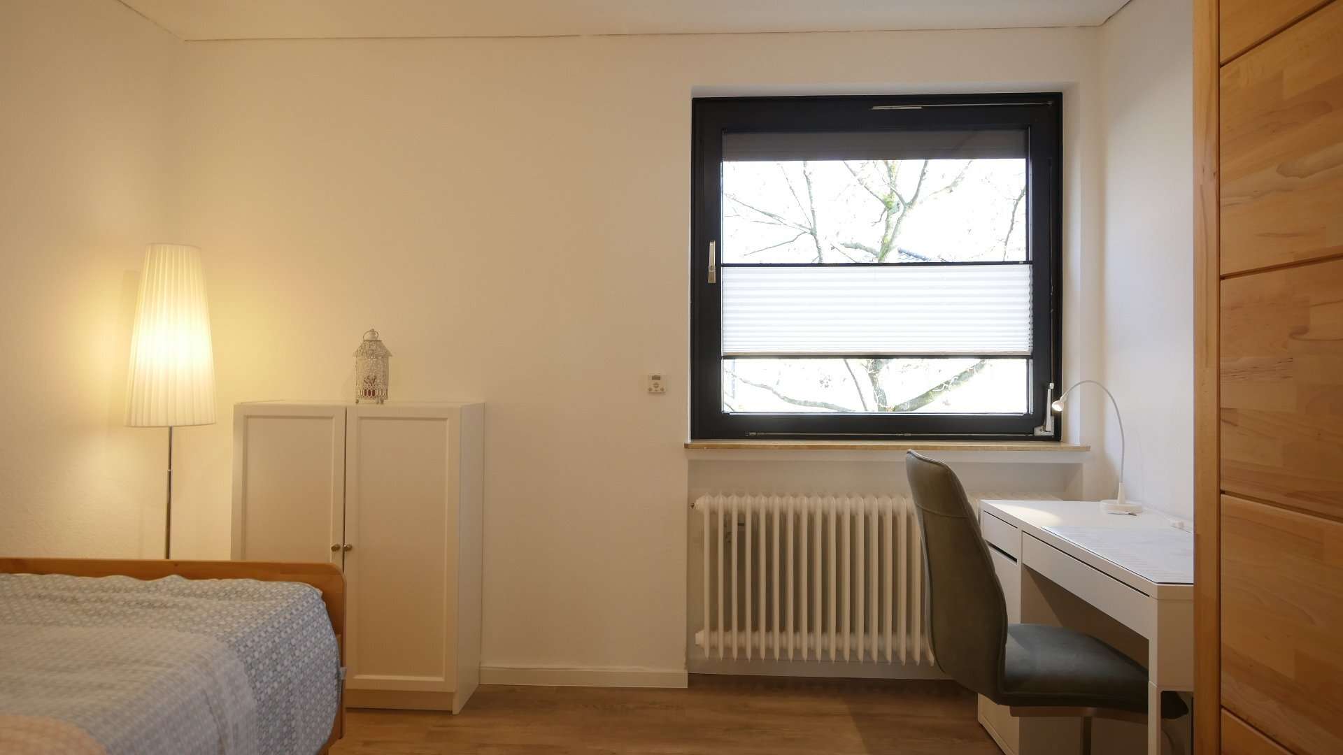 Schlafzimmer 4