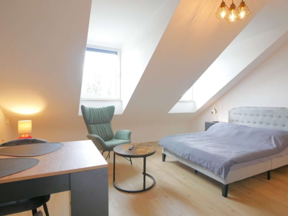 Wohn-/Schlafzimmer